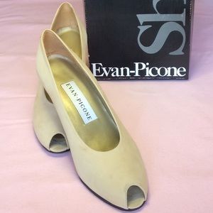 FINAL SALE PRICE Evan Picone Powder Nubuck Peep Toe Heels